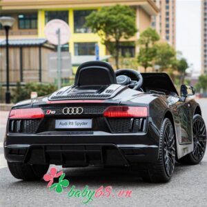 O To Dien Tre Em Ban Quyen Audi R8 (1)