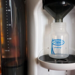 Máy pha sữa bột cho bé Baby Brezza Formula Pro